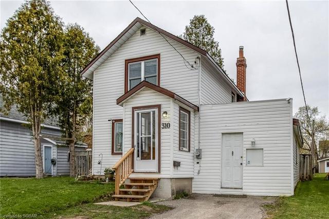 310 Bay Street, House detached with 2 bedrooms, 1 bathrooms and null parking in Midland ON | Image 2