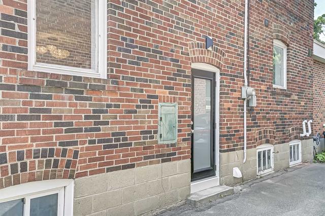 40 Beaufield Ave, House semidetached with 3 bedrooms, 3 bathrooms and 1 parking in Toronto ON | Image 17