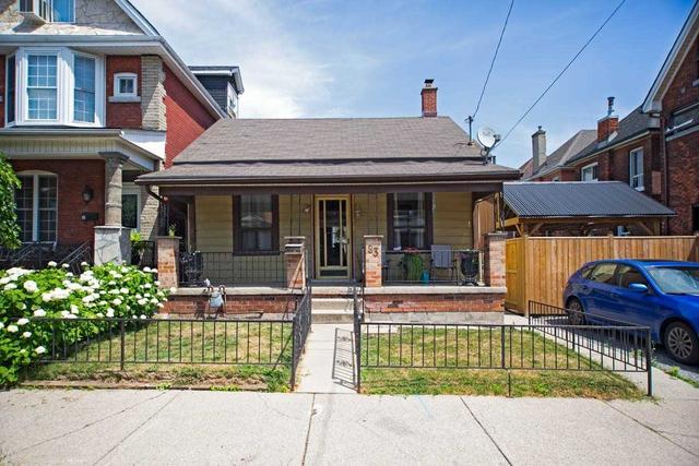83 Simcoe St E, House detached with 3 bedrooms, 2 bathrooms and 0 parking in Hamilton ON | Image 1