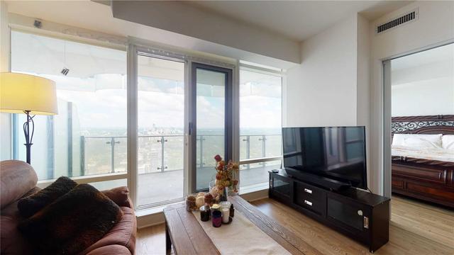 5010 - 1 Bloor St E, Condo with 1 bedrooms, 2 bathrooms and 0 parking in Toronto ON | Image 12