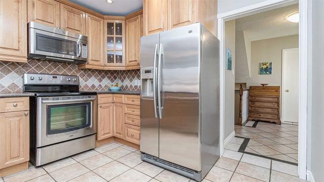195 Romain Cres, House detached with 3 bedrooms, 3 bathrooms and 4 parking in Oakville ON | Image 4