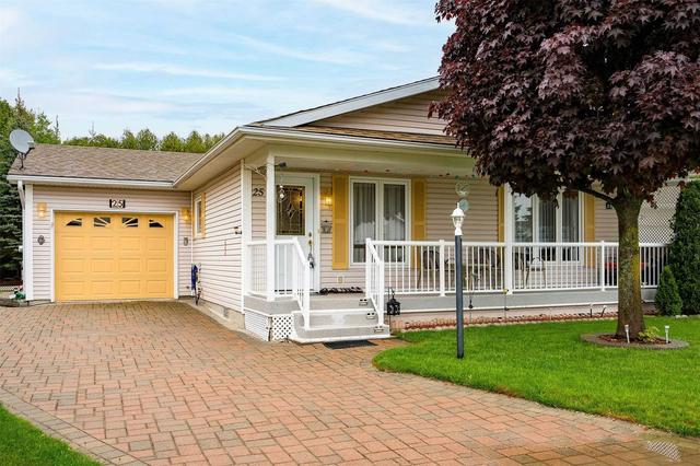 25 Pennsylvania Ave, House detached with 2 bedrooms, 2 bathrooms and 3 parking in Wasaga Beach ON | Image 1