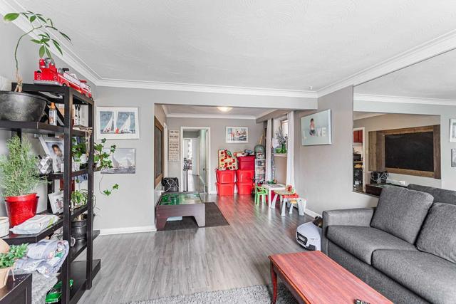 367 Winona Dr, House detached with 6 bedrooms, 3 bathrooms and 4 parking in Toronto ON | Image 14