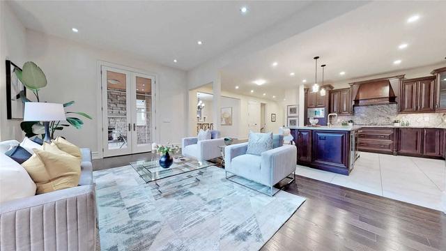 2293 Sovereign St, House detached with 4 bedrooms, 5 bathrooms and 8 parking in Oakville ON | Image 33