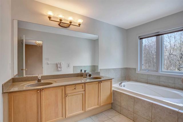 62 Wood Rim Dr, House semidetached with 3 bedrooms, 3 bathrooms and 3 parking in Richmond Hill ON | Image 17