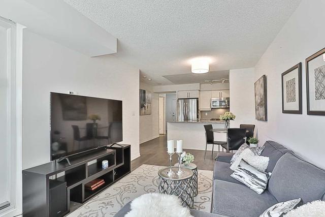 504 - 35 Bastion St, Condo with 1 bedrooms, 2 bathrooms and 1 parking in Toronto ON | Image 3