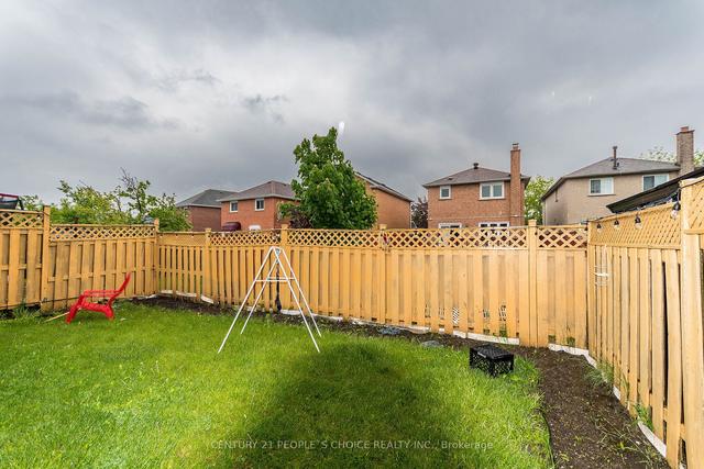 71 Ravenscliffe Crt, House detached with 4 bedrooms, 4 bathrooms and 6 parking in Brampton ON | Image 17