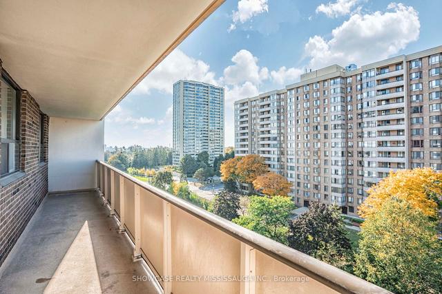 809 - 3 Lisa St, Condo with 3 bedrooms, 2 bathrooms and 1 parking in Brampton ON | Image 27