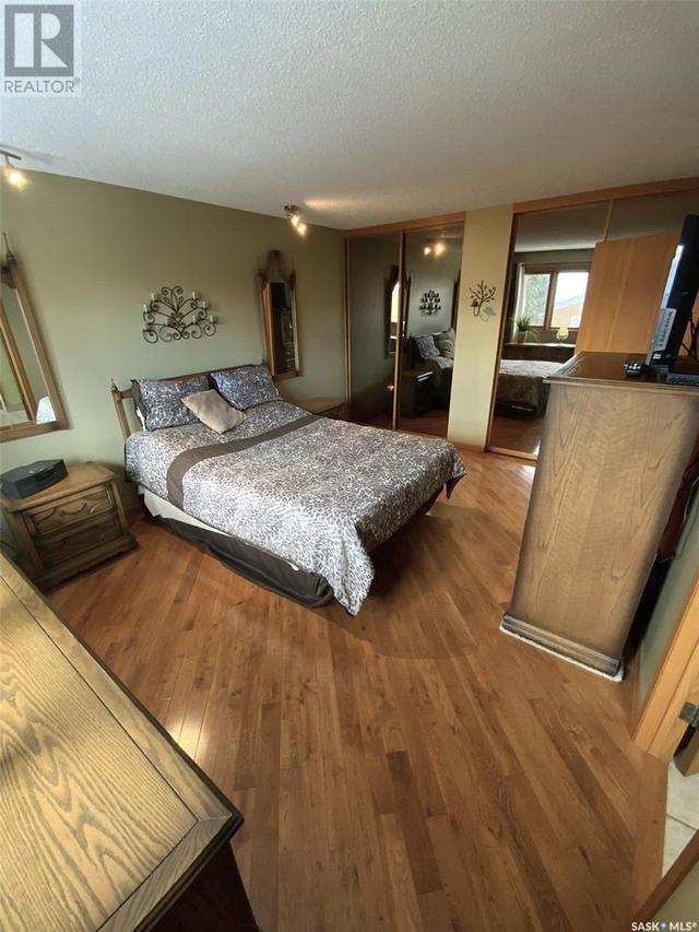 287 4th Street, House detached with 4 bedrooms, 3 bathrooms and null parking in Pilot Butte SK | Image 33