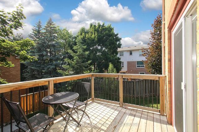 221 Prince Of Wales Dr, Townhouse with 3 bedrooms, 4 bathrooms and 4 parking in Whitby ON | Image 20