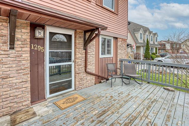 1295 Ludlow Crt, House semidetached with 3 bedrooms, 2 bathrooms and 3 parking in Oshawa ON | Image 12