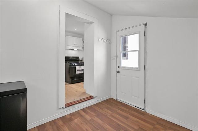 19 East 33rd Street, House detached with 2 bedrooms, 1 bathrooms and 3 parking in Hamilton ON | Image 17