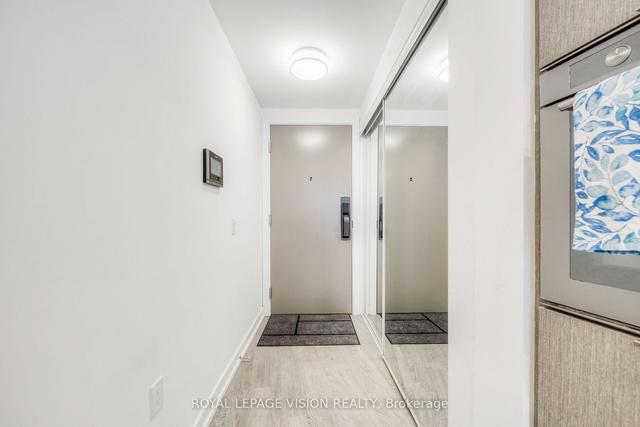 2312 - 10 York St, Condo with 1 bedrooms, 1 bathrooms and 0 parking in Toronto ON | Image 39