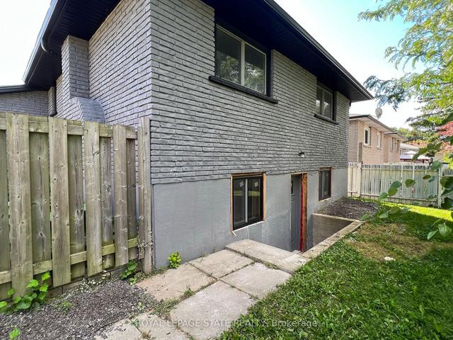 247 Greencedar Dr, House detached with 3 bedrooms, 2 bathrooms and 3 parking in Hamilton ON | Image 22