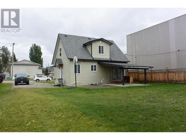 337 Callanan Street, House detached with 5 bedrooms, 3 bathrooms and null parking in Quesnel BC | Image 2