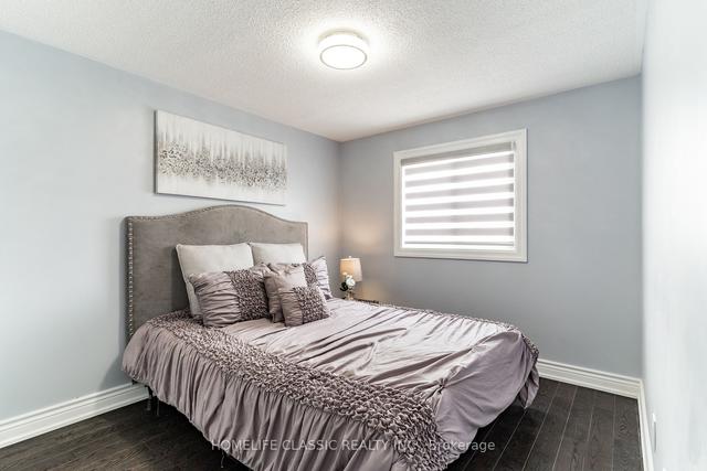 23 Radwell Cres, House detached with 3 bedrooms, 3 bathrooms and 3 parking in Toronto ON | Image 20