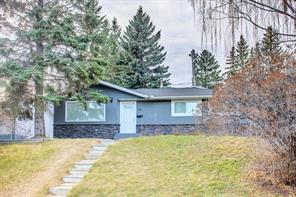 36 Hutton Crescent Sw, House detached with 3 bedrooms, 2 bathrooms and 2 parking in Calgary AB | Image 1