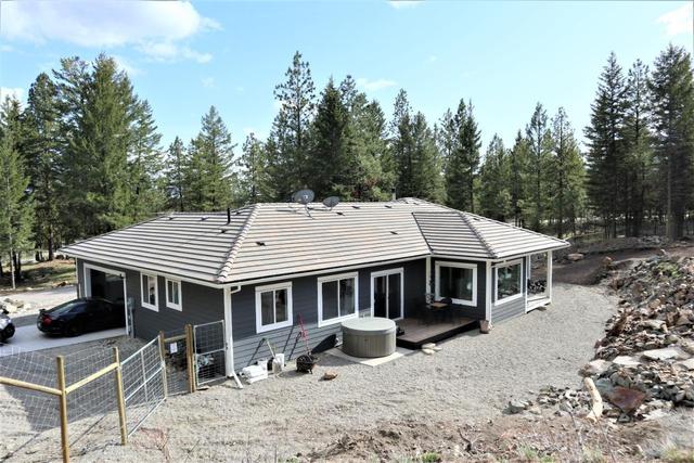 425 Wapiti Way, House detached with 3 bedrooms, 2 bathrooms and 3 parking in Okanagan Similkameen A BC | Image 36