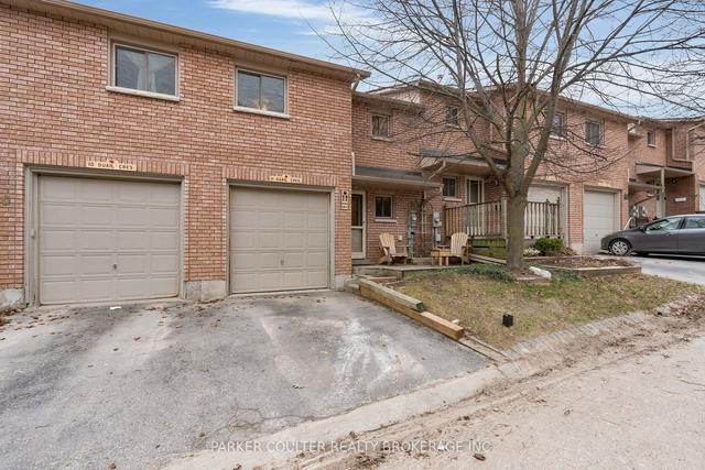11 Quail Cres, Townhouse with 3 bedrooms, 2 bathrooms and 1 parking in Barrie ON | Image 12