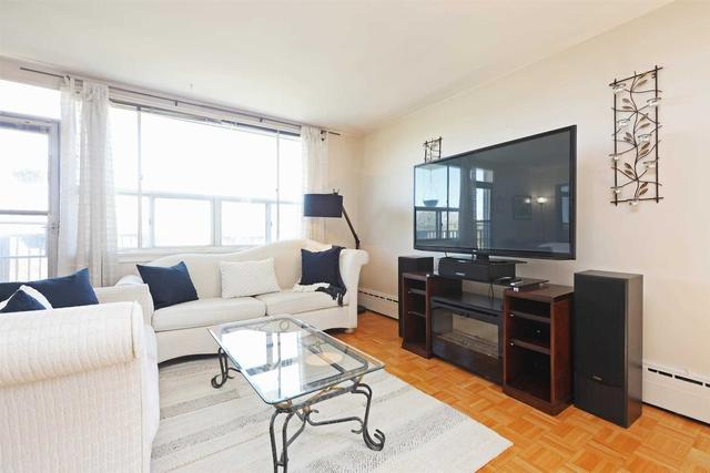 306 - 59 Neptune Dr, Condo with 3 bedrooms, 1 bathrooms and 1 parking in Toronto ON | Image 12