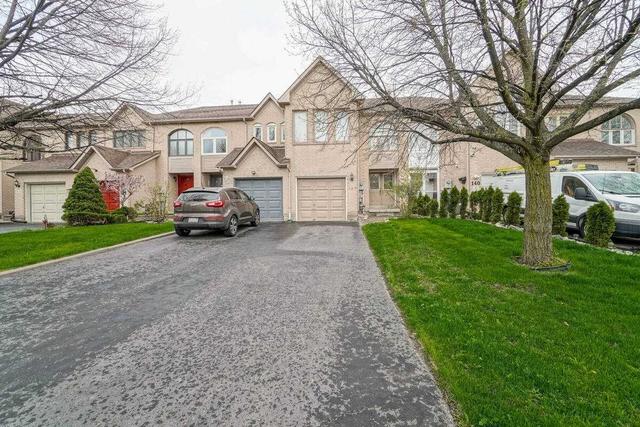 138 Richwood Cres, House attached with 3 bedrooms, 3 bathrooms and 3 parking in Brampton ON | Image 1