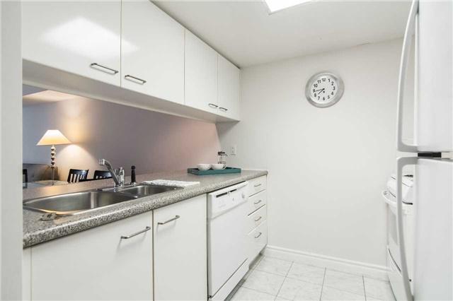 1002 - 38 Elm St, Condo with 1 bedrooms, 1 bathrooms and 1 parking in Toronto ON | Image 15