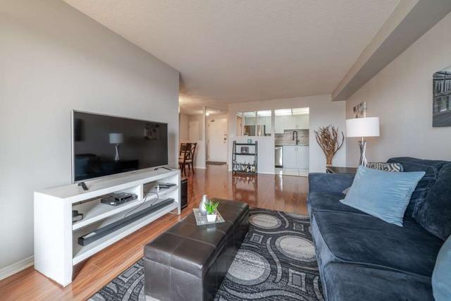 810 - 155 Hillcrest Ave, Condo with 2 bedrooms, 2 bathrooms and 1 parking in Mississauga ON | Image 3