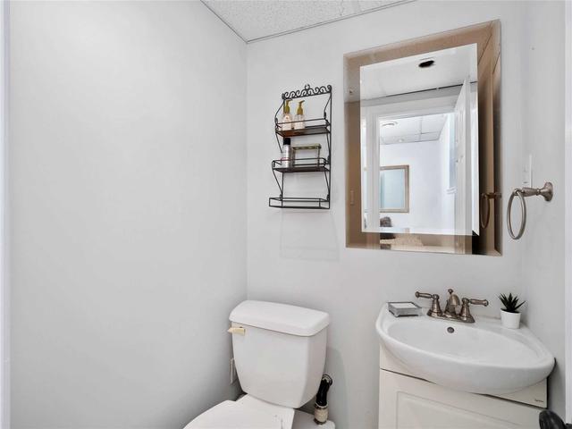 37 #8 Highway, House detached with 2 bedrooms, 2 bathrooms and 6 parking in Hamilton ON | Image 14