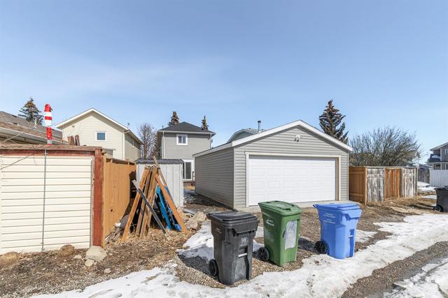 23 Martinview Road Ne, House detached with 4 bedrooms, 2 bathrooms and 4 parking in Calgary AB | Image 25