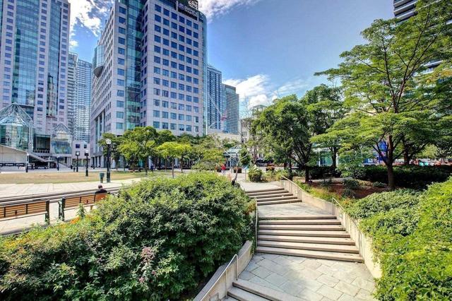4102 - 183 Wellington St W, Condo with 2 bedrooms, 2 bathrooms and 1 parking in Toronto ON | Image 25