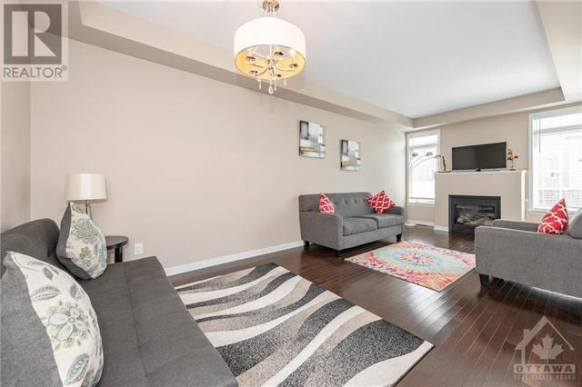 614 Pamplona Private, Townhouse with 3 bedrooms, 4 bathrooms and 2 parking in Ottawa ON | Image 9