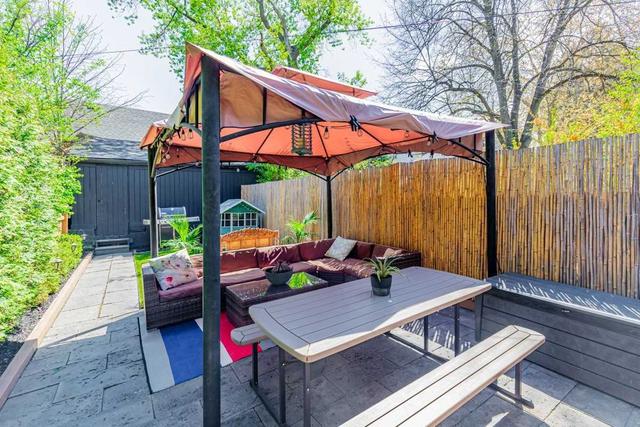 129 Maplewood Ave, House semidetached with 3 bedrooms, 2 bathrooms and 1 parking in Toronto ON | Image 19
