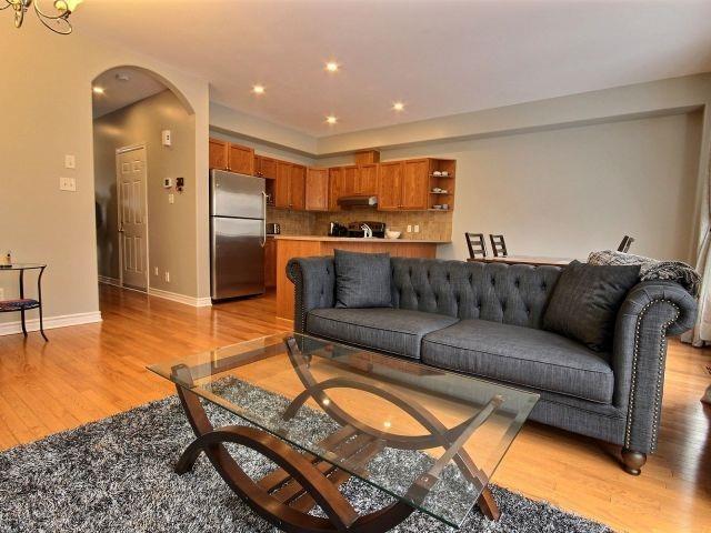 862 Pinewood Cres, House semidetached with 3 bedrooms, 3 bathrooms and 2 parking in Ottawa ON | Image 4