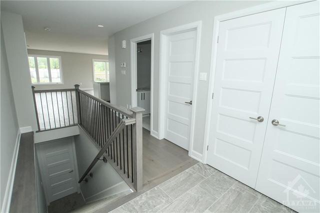 2395 Watson Crescent, House detached with 2 bedrooms, 2 bathrooms and 5 parking in Cornwall ON | Image 4