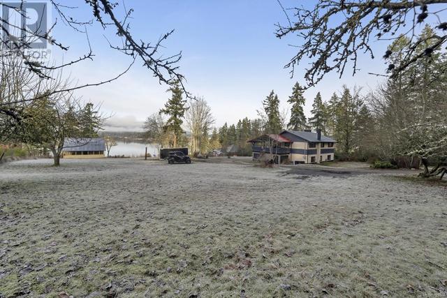 1743 Maple Bay Rd, House detached with 4 bedrooms, 2 bathrooms and 4 parking in North Cowichan BC | Card Image