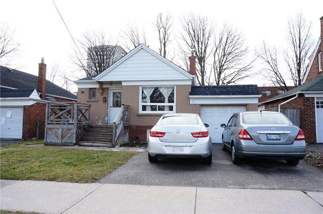 23 Marquette Ave, House detached with 2 bedrooms, 2 bathrooms and 2 parking in Toronto ON | Image 2