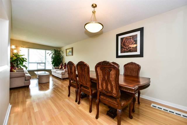 46 Frankton Cres, House semidetached with 4 bedrooms, 2 bathrooms and 5 parking in Toronto ON | Image 5