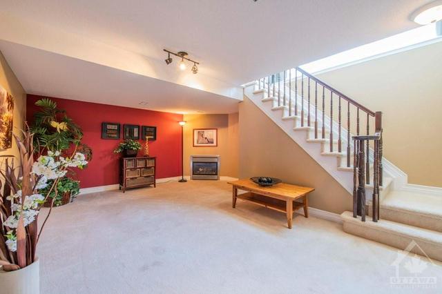 672 Kilbirnie Drive, Townhouse with 3 bedrooms, 3 bathrooms and 3 parking in Ottawa ON | Image 26