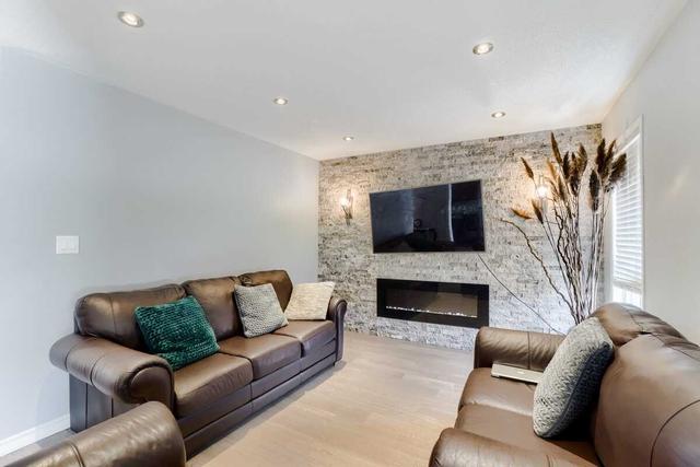 730 Miller Park Ave, House detached with 3 bedrooms, 3 bathrooms and 4 parking in Bradford West Gwillimbury ON | Image 3