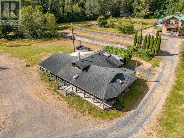 8185 Island Hwy S, House detached with 4 bedrooms, 4 bathrooms and 6 parking in Comox Valley A BC | Image 38