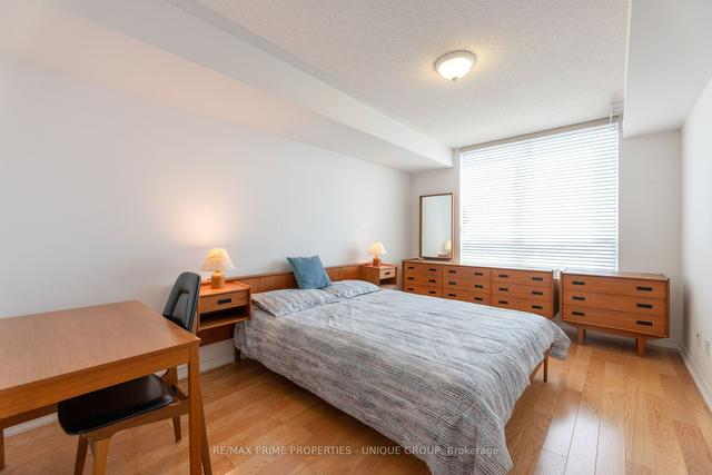 2102 - 61 Town Centre Crt, Condo with 3 bedrooms, 2 bathrooms and 1 parking in Toronto ON | Image 9