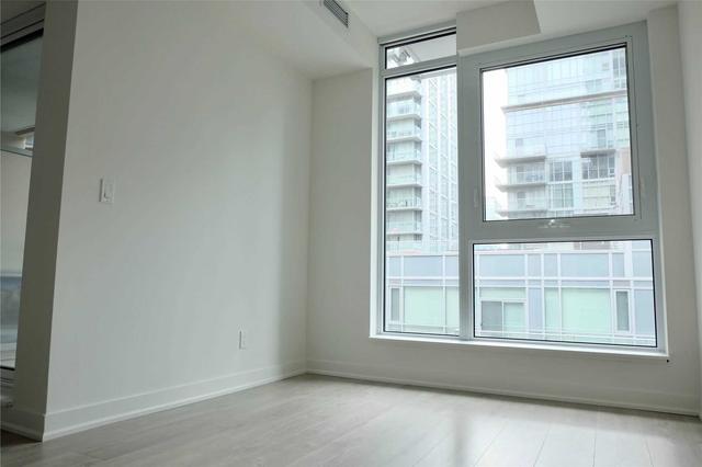 608 - 199 Richmond St W, Condo with 1 bedrooms, 1 bathrooms and 0 parking in Toronto ON | Image 4