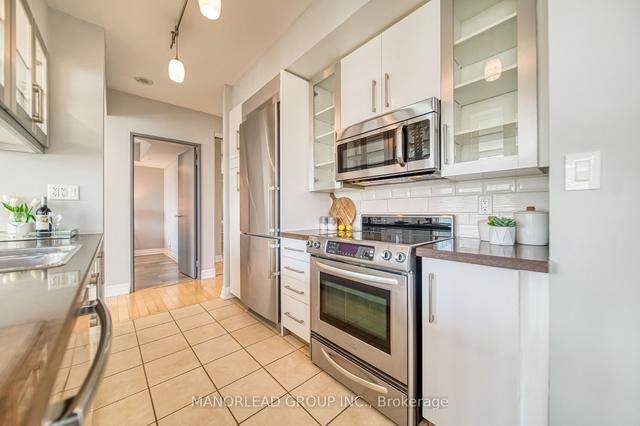 512 - 70 Alexander St, Condo with 2 bedrooms, 2 bathrooms and 1 parking in Toronto ON | Image 17