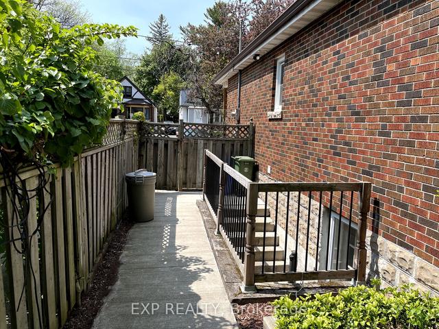 125 Haddon Ave S, House detached with 2 bedrooms, 2 bathrooms and 2 parking in Hamilton ON | Image 6