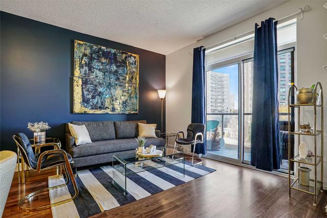 412 - 25 Fontenay Crt, Condo with 2 bedrooms, 2 bathrooms and 1 parking in Toronto ON | Image 3