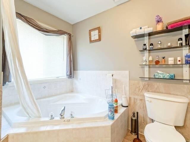 18 Woodhaven Dr, House semidetached with 3 bedrooms, 4 bathrooms and 3 parking in Brampton ON | Image 3