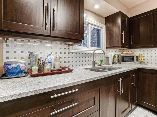 1157 Roselawn Ave, House detached with 3 bedrooms, 3 bathrooms and 6 parking in Toronto ON | Image 2