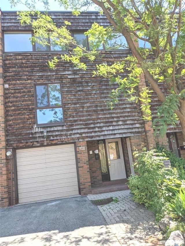 37 Laurie Shepway, Townhouse with 3 bedrooms, 2 bathrooms and 2 parking in Toronto ON | Image 1