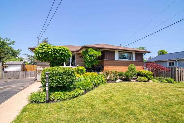 60 Olive St, House detached with 3 bedrooms, 2 bathrooms and 4 parking in Grimsby ON | Image 12
