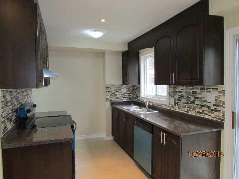 87 - 235 Bronte St S, Townhouse with 3 bedrooms, 2 bathrooms and 2 parking in Milton ON | Image 2